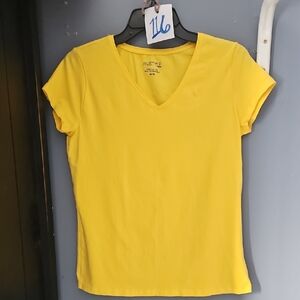 #116 NWOT  V-Neck Short Sleeve Tee in Bright Yellow Sz Medium